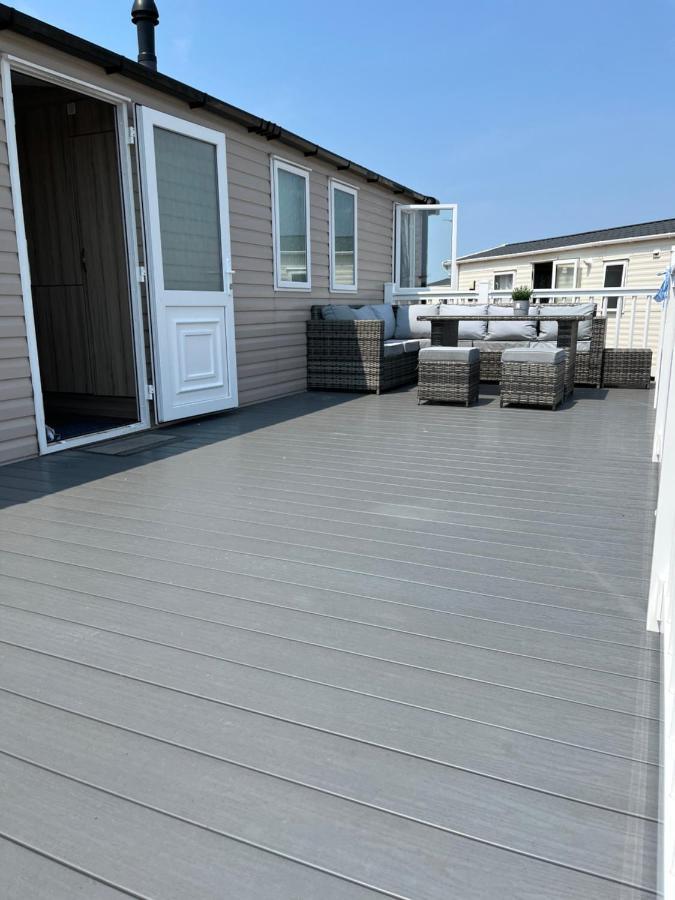 Beautiful Caravan In Trecco Bay! 74 Sycomore Bridgend  Dış mekan fotoğraf
