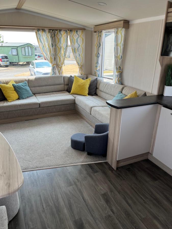 Beautiful Caravan In Trecco Bay! 74 Sycomore Bridgend  Dış mekan fotoğraf