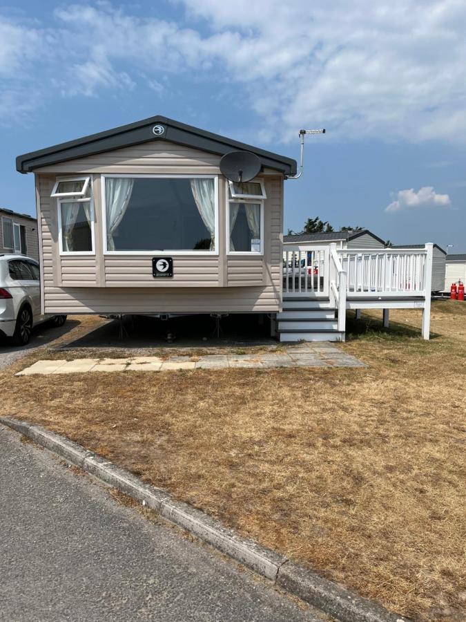 Beautiful Caravan In Trecco Bay! 74 Sycomore Bridgend  Dış mekan fotoğraf